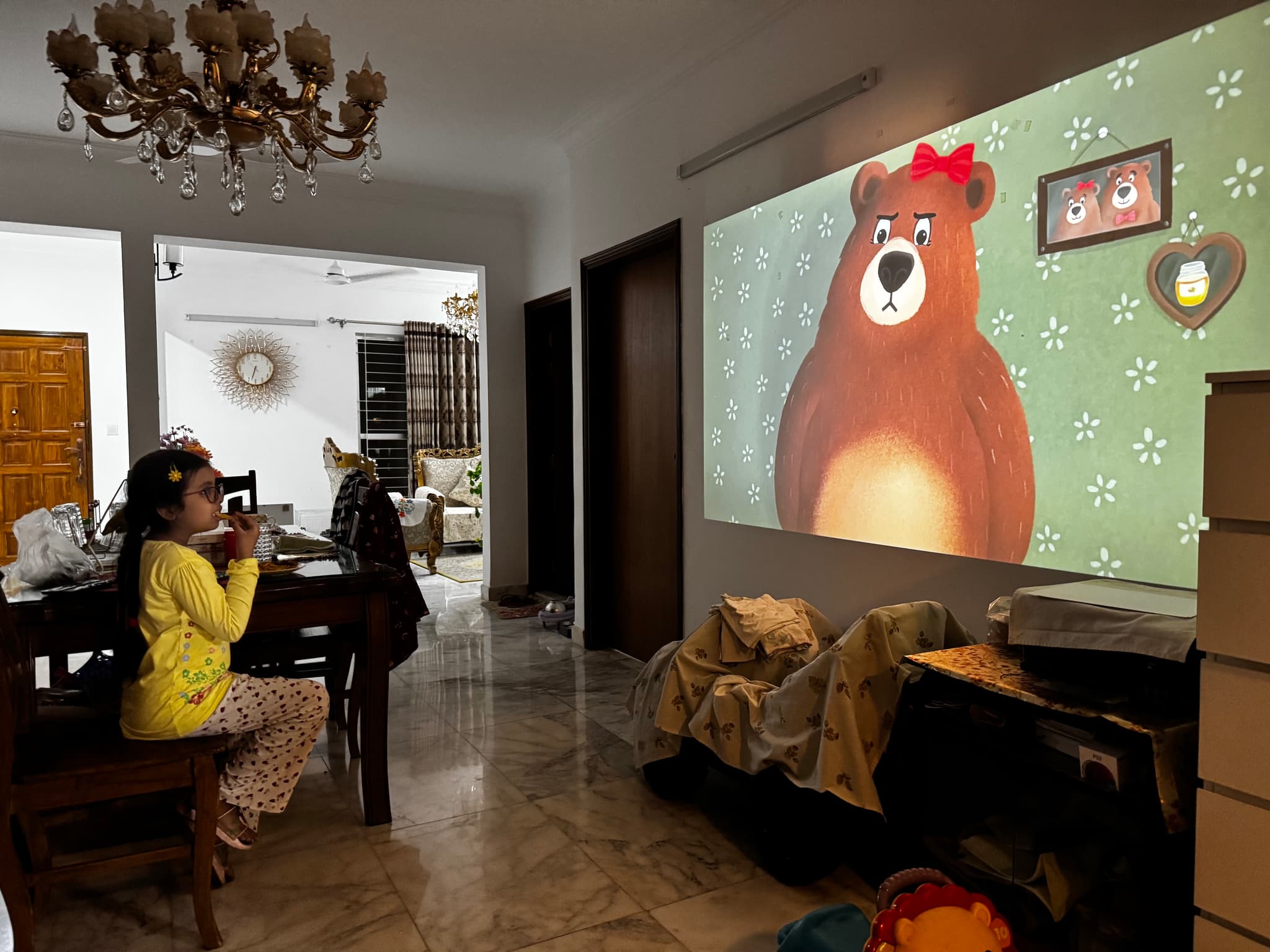 The bear 🐻 and the Bee 🐝