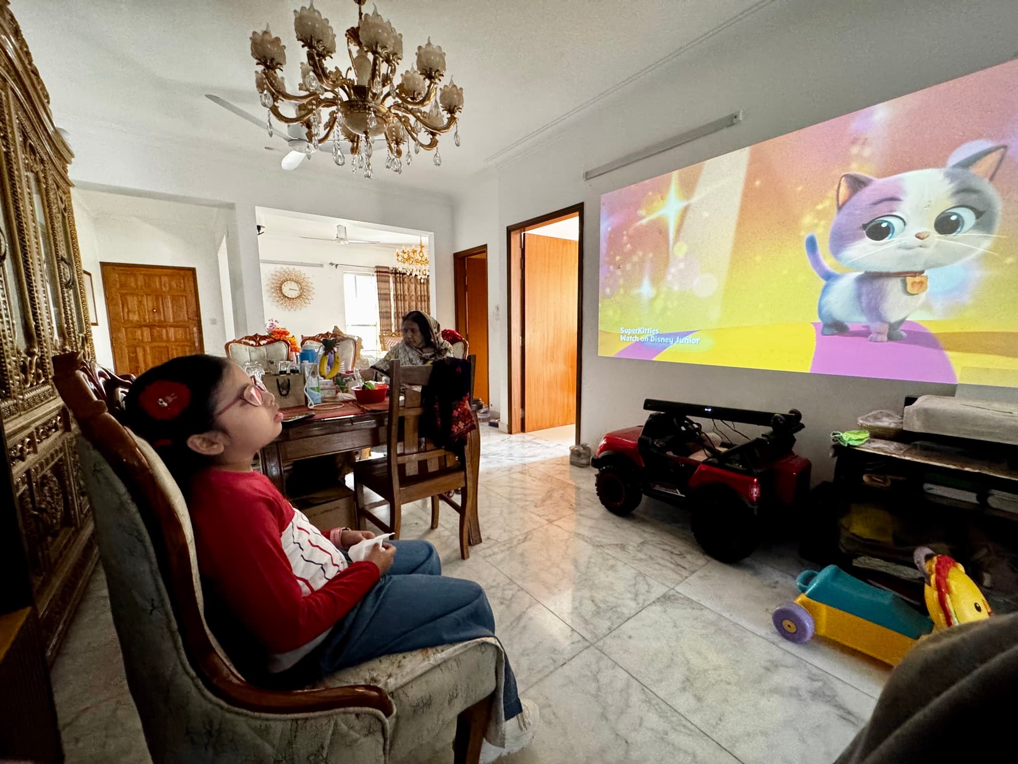 Super kitties in the afternoon